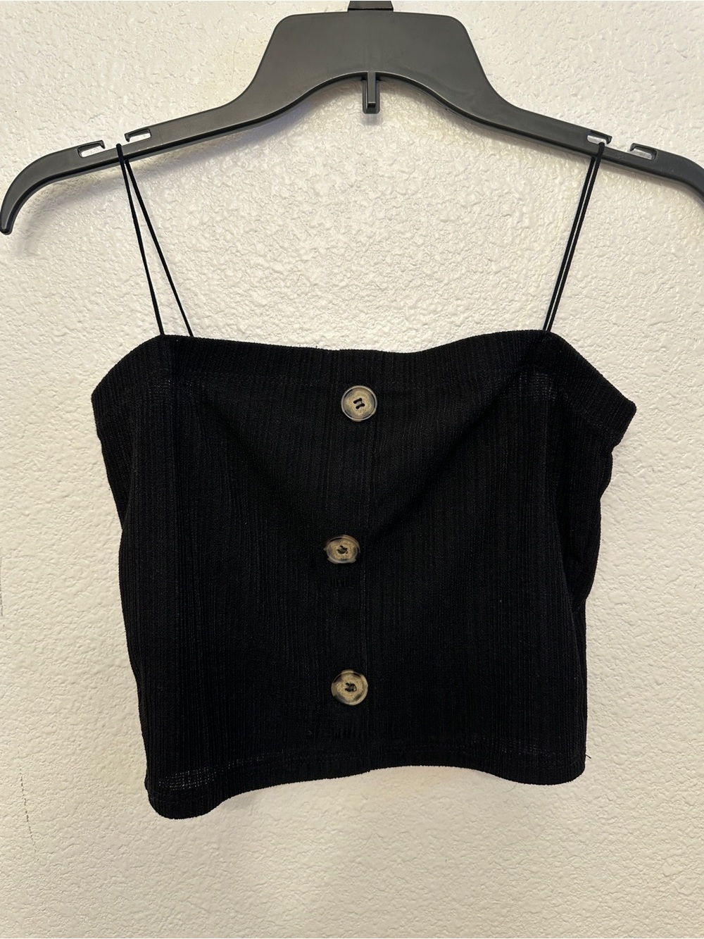 Black Button-Front Ribbed Crop Top - Picture 4 of 6